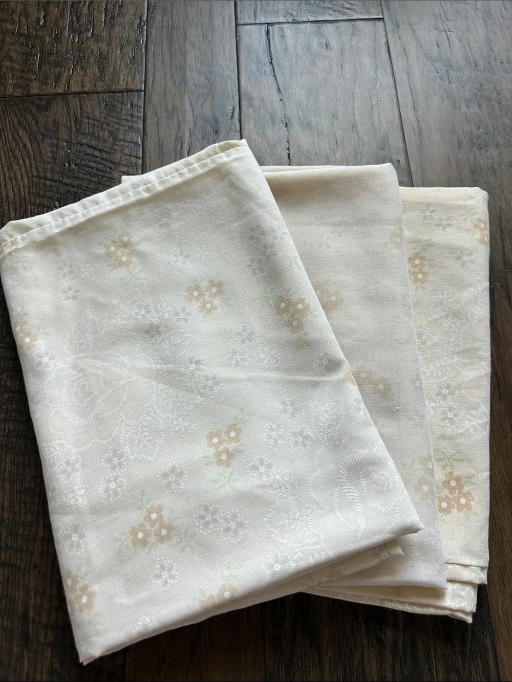 Vintage Cream Floral Cotton Pillowcases - Soft Beige & Light Green Accents